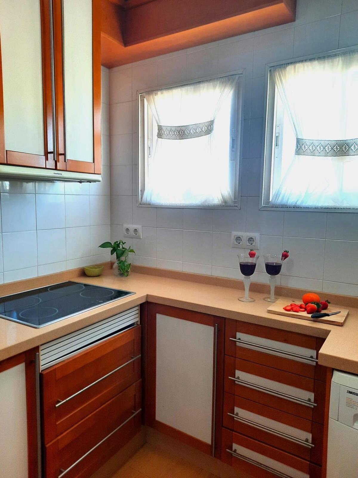 Paseo Del Rey - Fuengirola 2 Bedrooms Oceanfront Apartment Exterior photo